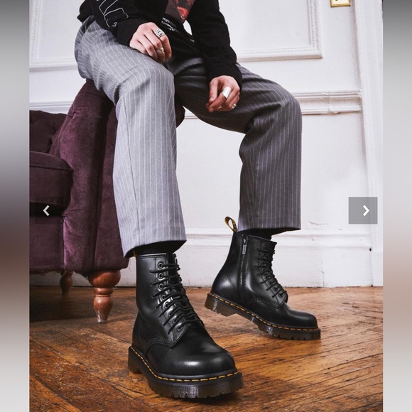 DR MARTENS 1460 Extreme Laces Polished Smooth Leather Black Boots - Picture 5 of 16